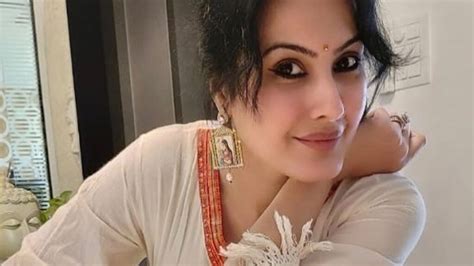 Kamya Panjabi Gives A Befitting Reply To The Troll For Saying She D Take Divorce From Her Second
