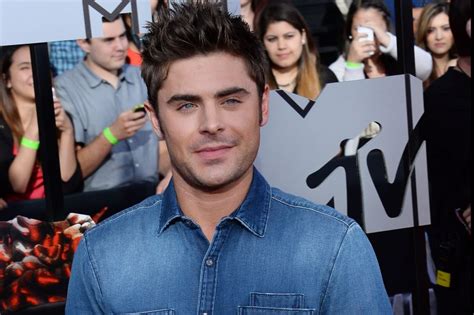 Zac Efron Dances Again This Time To Lil Jons Turn Down For What