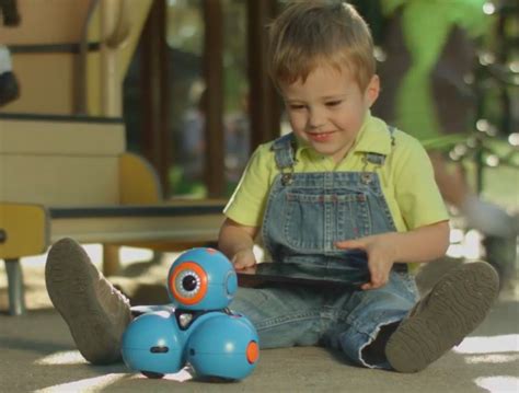Play-i Toy Robots Teach Young Children Computer Programming Basics [Video] | The Mary Sue