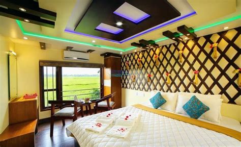 Maybe you would like to learn more about one of these? 6 Bedroom Luxury Houseboat with Upperdeck - Alleppey ...