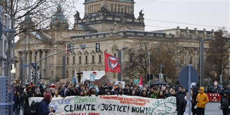 Bei uns erleben sie artenvielfalt pur und naturnah gestaltete lebensräume in sechs aufregenden erlebniswelten. Mehrere Demos sorgen am Samstag in Leipzig für ...
