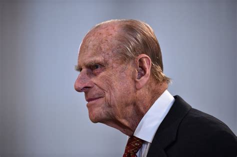 Prince philip, the duke of edinburgh and queen elizabeth ii's consort for more than 60 years, has died at the age of 99. Príncipe Philip, marido da Rainha Elizabeth, vai abandonar ...
