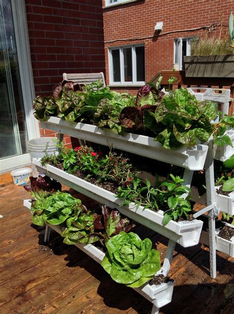 An Awesome Vertical Gardening System For All Those Who Are Space