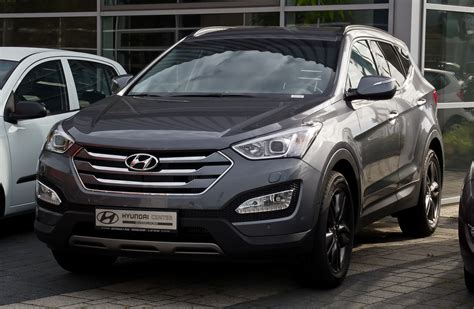 The new santa fe helps make your drive a safer one. Hyundai Santa Fe 2015 - car-top.fr