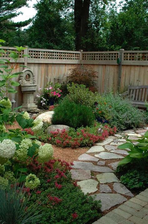40 Brilliant Ideas For Stone Pathways In Your Garden Small Front Yard Landscaping Small