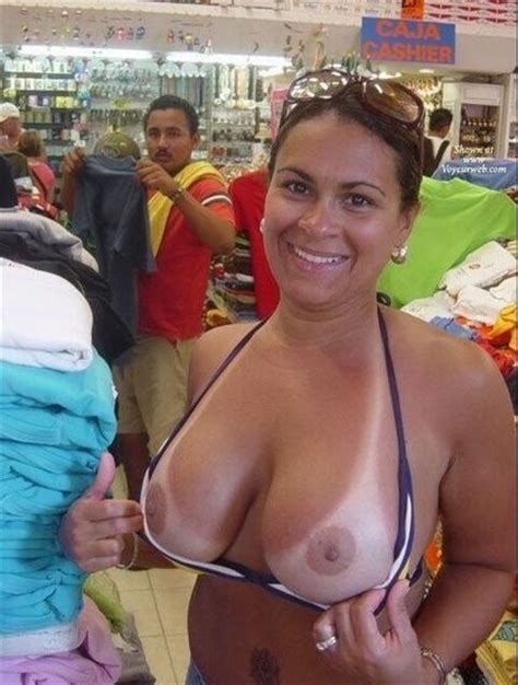 Hot Mom Flashing Her Big Tits In Public Private MILF Pics