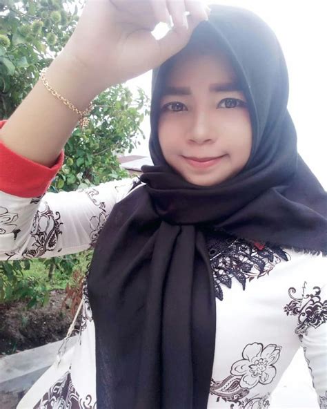 Pin Oleh Memanjakan Mata Pria Di Lokal Hijab Indonesian Gaya Hijab