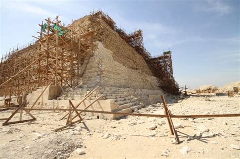 He also explicitly states that the pyramids were not built by jews, as some have asserted. Engineer shares new theory on the construction of Egyptian ...