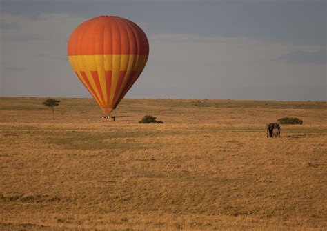 Die ballons sind schwebende kommunikationsstationen, die mit der entsprechenden hardware sowie solarzellen ausgestattet sind, die die systeme das gilt auch für die in kenia eingesetzten ballons. File:Hot air ballon safari Maasai Mara National Reserve ...