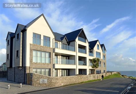 Luxury Sea View Apartment In Tenby Sleeps