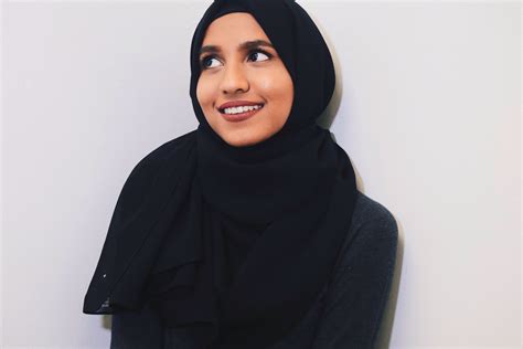 Inspiring Muslim Artist Azzah Sultan: a Voice for Muslim Women in the