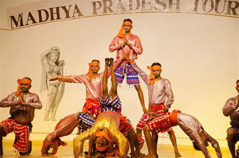 Khajuraho Madhya Pradesh India October 2015 Dancers Perform Folk