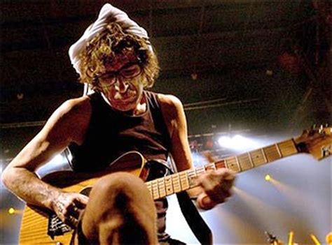 #rock nacional #rock #seminare #sui generis #charly garcia #hache de silencio #hachedesilencio. Biografia de Charly García