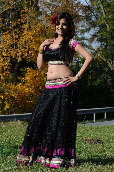 nisha agarwal looking sexy and hot boobs show in ghagra widout choli ~ world actress photos