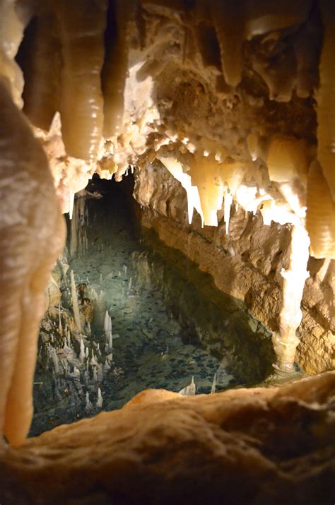 Crystal Lake Cave Dubuque Iowa Travel Usa Exploration America