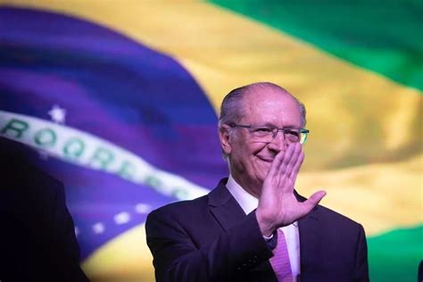 Não tenho dúvida estava em marcha um golpe de Estado diz Alckmin