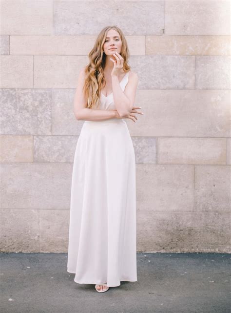 Ganz gleich ob schlicht, modern, lang oder kurz: Hochzeitskleider schlicht & modern | Piqyourdress