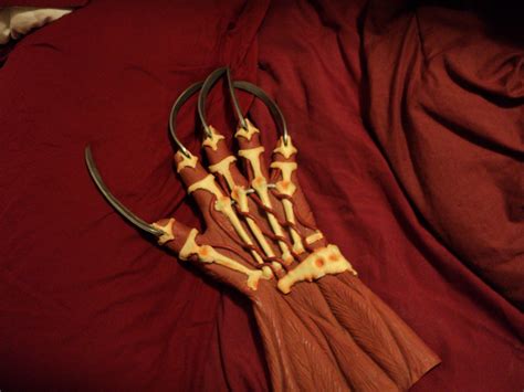 Freddy Krueger Glove From Wes Cravens New Nightmare Freddy Krueger