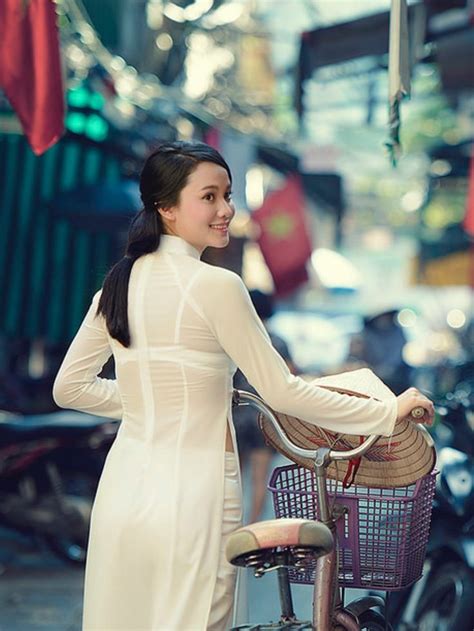 Pin by Snow Man on 越南 Dresses with sleeves Ao dai Fashion