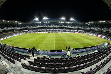 This page provides you with information about the stadium of the selected club. Lotto Park — Wikipédia