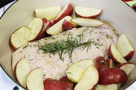 Wash the potatoes and asparagus in a colander and pat dry. Garlic & Herb Pork Loin Roast with Red Potatoes - Savvy In ...