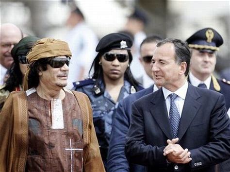 Gaddafis All Female Bodyguards 38 Pics Military Units Military