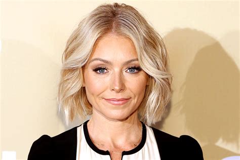 Kelly Ripa Shows Off Her Natural Beauty In Makeup Free Selfie