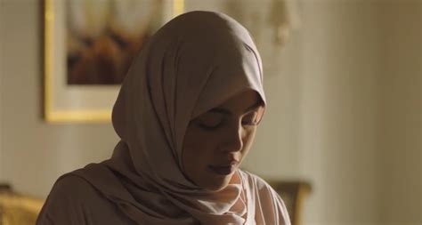 ^ ريهام حجاج، قاعدة بيانات الأفلام العربية نسخة محفوظة 14 يناير 2018 على موقع واي باك مشين. صور.. مخرج "لما كنا صغيرين" يستعين بشبيهات ريهام حجاج فى ...