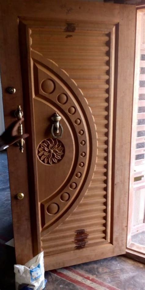 Pin By Víctor On Puertas Wooden Main Door Design Wooden Main Door