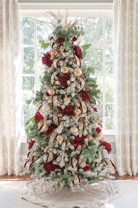 Christmas Tree With Artificial Flowers Christmas Decorating Ideas
