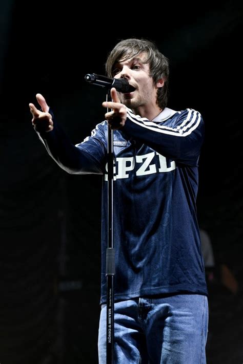 Louis Tomlinson Performs First Major Concert Since Sister Félicités