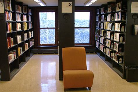 Single Hung Windows At Macon Branch Library — H Hirschmann Ltd