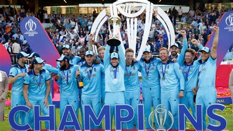 Englands Cricket World Cup Winners Hailed Heroes As They Celebrate