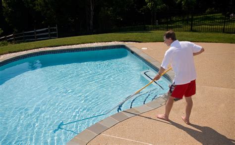 Pro Pool Cleaning Tips