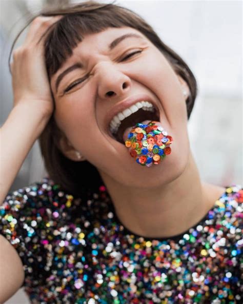 Weird Glitter Tongue Trend 21 Pics