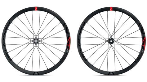 The downside is the rim itself, at 21.7mm wide externally and just 16.9mm internally (officially 17mm). Fulcrum go all in for road bike disc brakes on new Racing ...