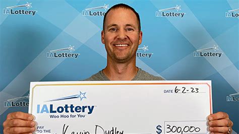eastern iowa man wins 300 000 lottery prize