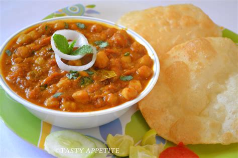 It is a combination of chana masala (spicy white chickpeas) and bhatura/puri, a fried bread made from maida. Chole Bhature ~ Indian cooking Recipes, Cuisines of India ...