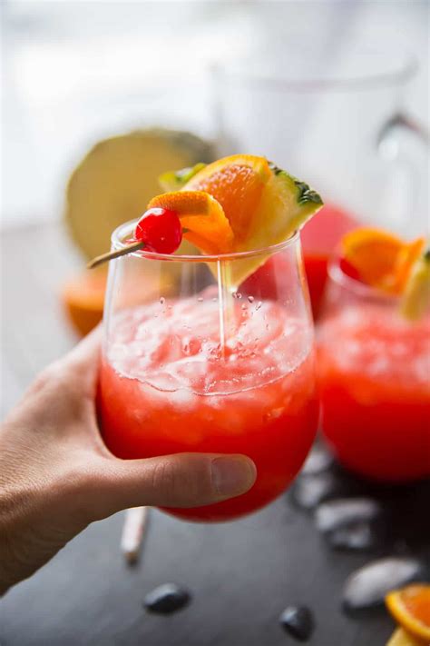 A Rum Punch Recipe That Is Sure To Be A Hit At Parties Make An Extra Large Pitcher Rum Punch