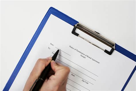 Si vous cherchez des informations sur le thème modele lettre preavis 3 mois notre membre emeline a trouvé et mis en ligne des ressources qualifiées sur. Lettre De Preavis 3 Mois / Resiliation D Un Bail De ...