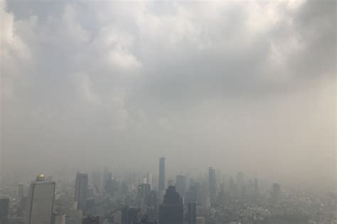 China is winning the war with pollution. Beijing issues orange smog alert