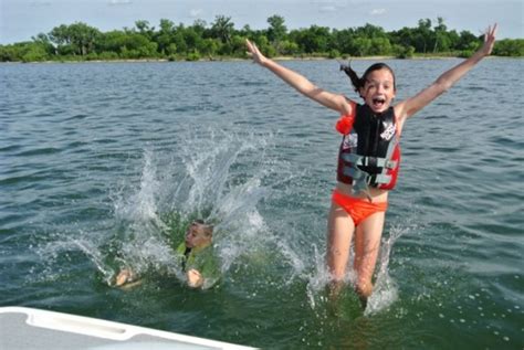 55 fun and summery ideas for lake house decor. Lake Texoma / Twin Ponds Fun