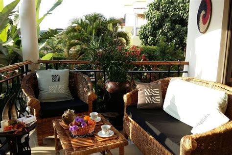 Check out these small house pictures and plans that maximize both function and style! hm... nice veranda ...Kigali,Rwanda | Renting a house ...