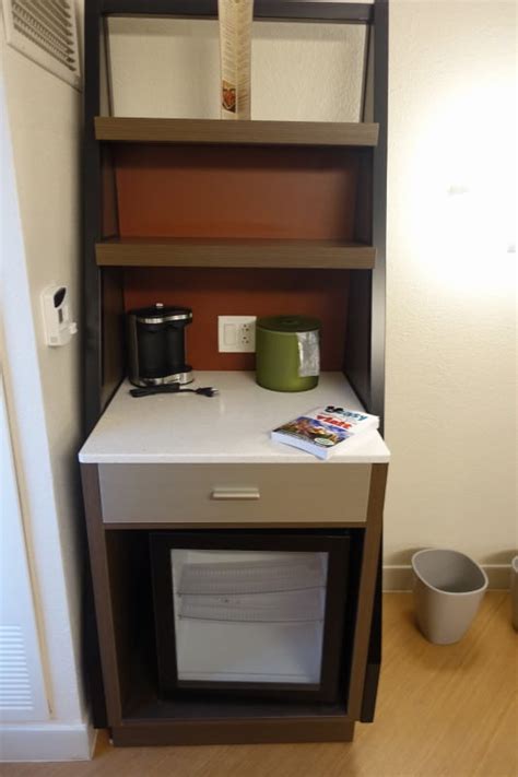 Let's take a peek at one! Photo Tour of a Refurbed Room at Disney's All-Star Movies ...