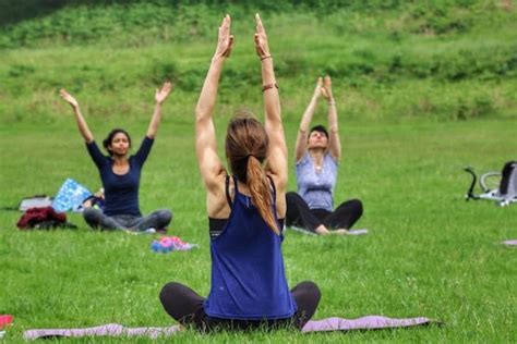 top outdoor yoga classes in and around wimbledon — lady wimbledon
