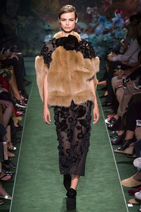 Fendi Fallwinter 2017 2018 Desfile De Moda Moda Femenina De Otoño