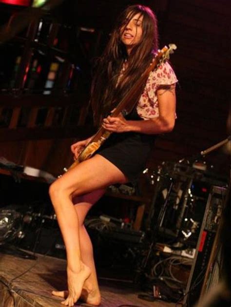 The Top 10 Female Bass Guitar Players Spinditty