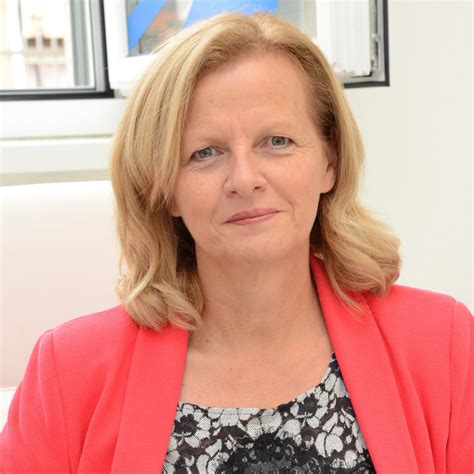 Since the switch (2 months) it's been nothing but issues. Karin Wagner in der Personensuche von Das Telefonbuch