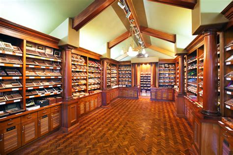How to make a cigar lounge in your house. Humidor | Safari Cigar & Lounge