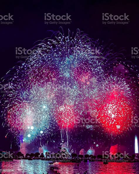Washington Dc Fourth Of July Fireworks Stock Photo Download Image Now